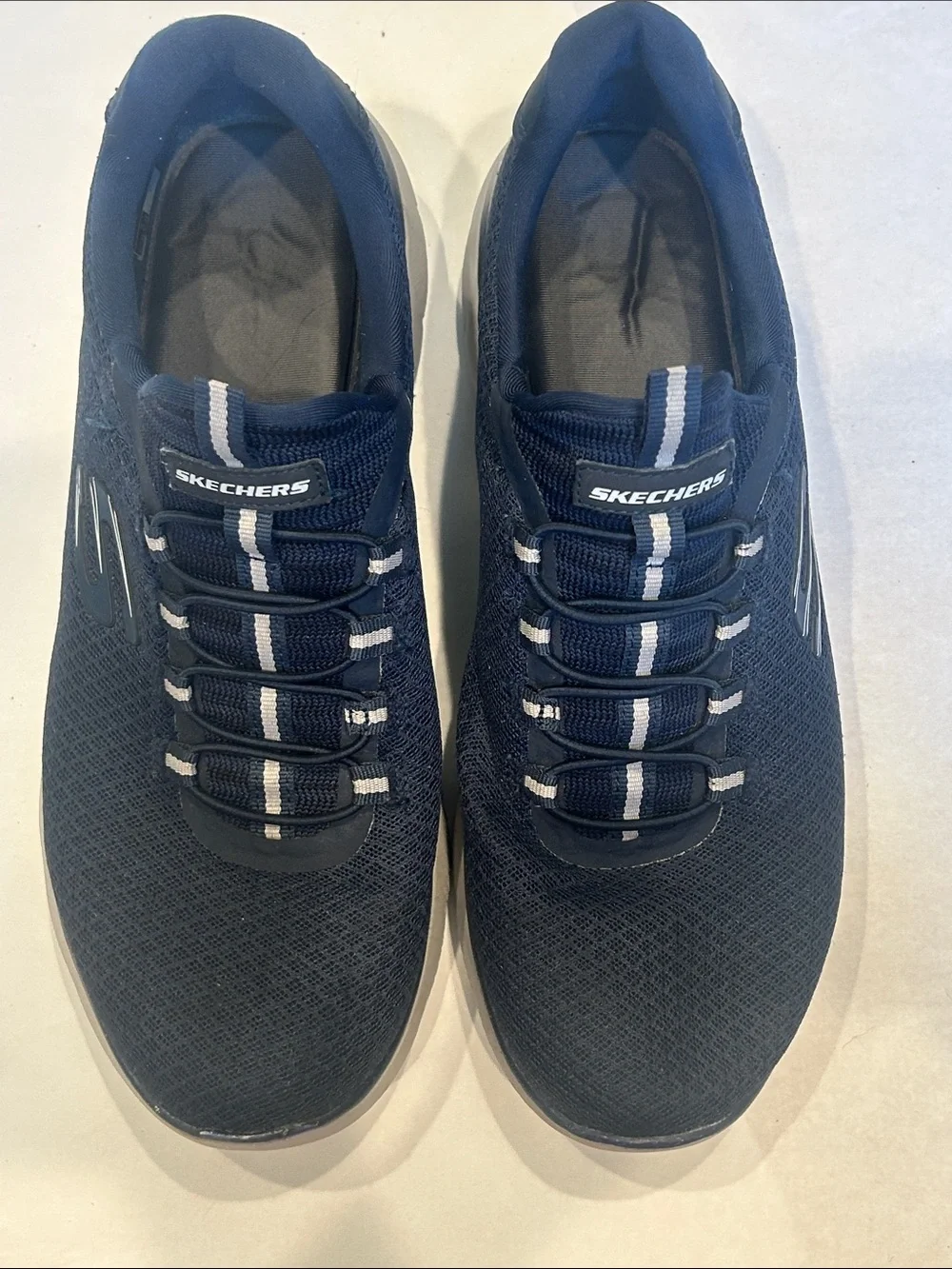 Skechers Men's Navy Blue Knit Athletic Sneakers slip on Light Gray Sole 10